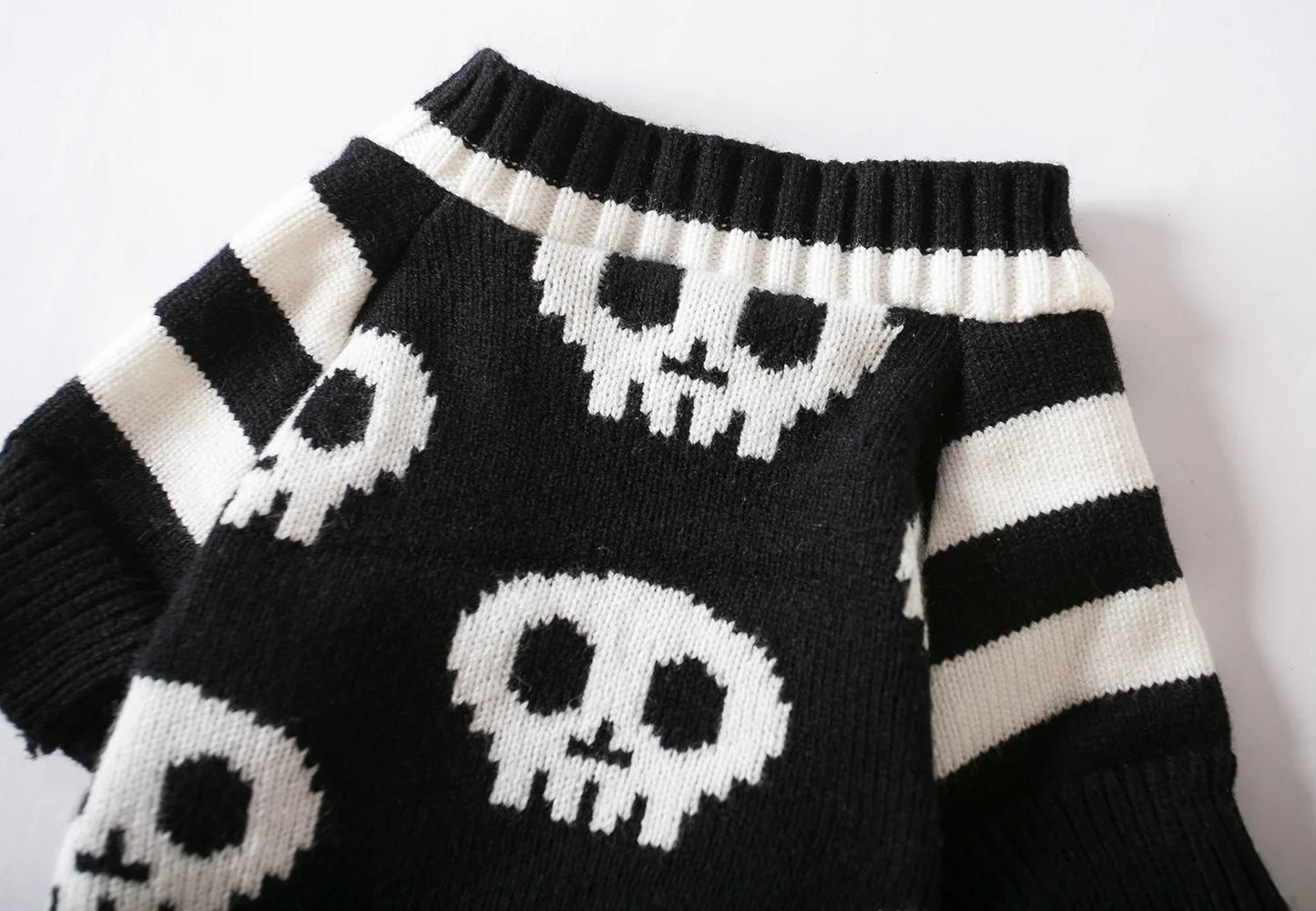 SpookyVibe Skull Knitted Sweater