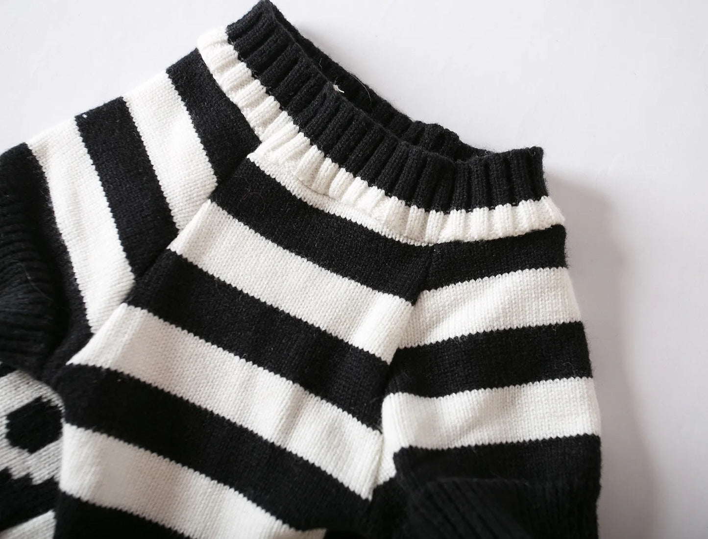 SpookyVibe Skull Knitted Sweater
