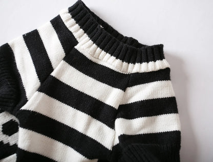 SpookyVibe Skull Knitted Sweater