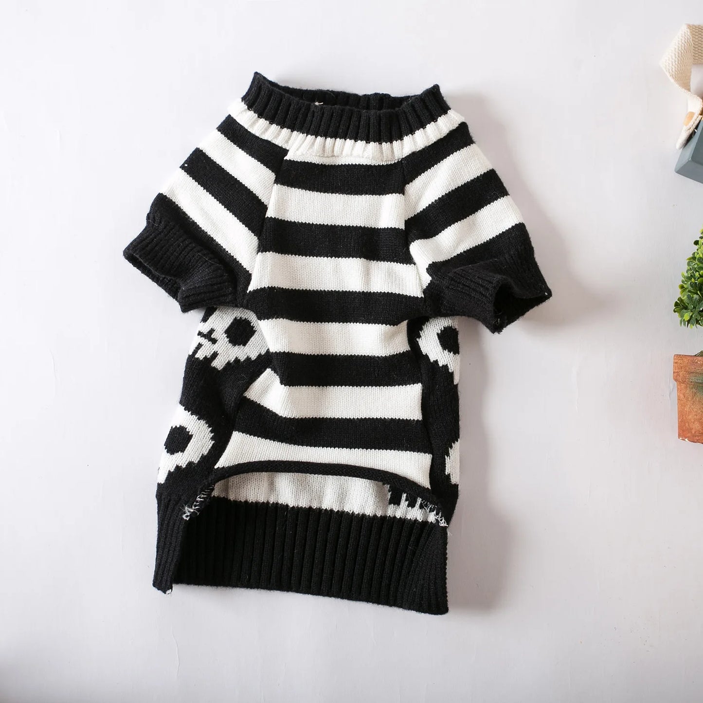 SpookyVibe Skull Knitted Sweater